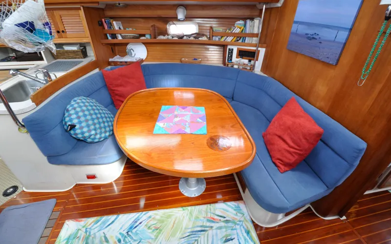 Kanga Yacht Photos Pics Catalin 42 MKI - Kanga - Salon