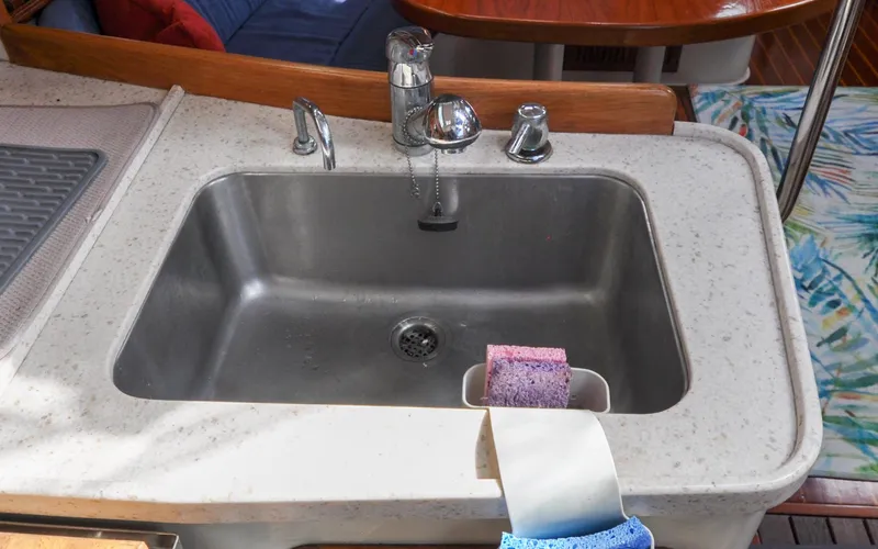 Kanga Yacht Photos Pics Catalin 42 MKI - Kanga - Galley - Sink