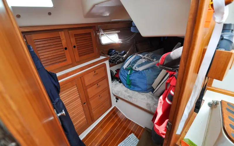 Kanga Yacht Photos Pics Catalin 42 MKI - Kanga - Aft Cabin and Storage