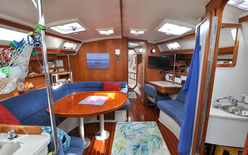 Kanga Yacht Photos Pics Catalin 42 MKI - Kanga - Salon