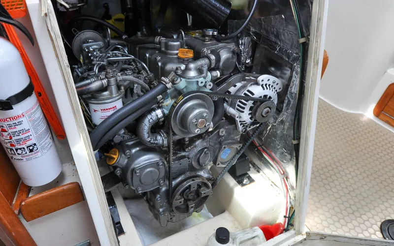 Kanga Yacht Photos Pics Catalin 42 MKI - Kanga - Engine Room