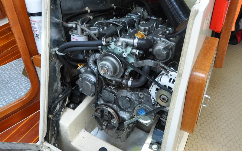 Kanga Yacht Photos Pics Catalin 42 MKI - Kanga - Engine Room