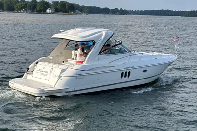 Cruisers Yachts 420 Express