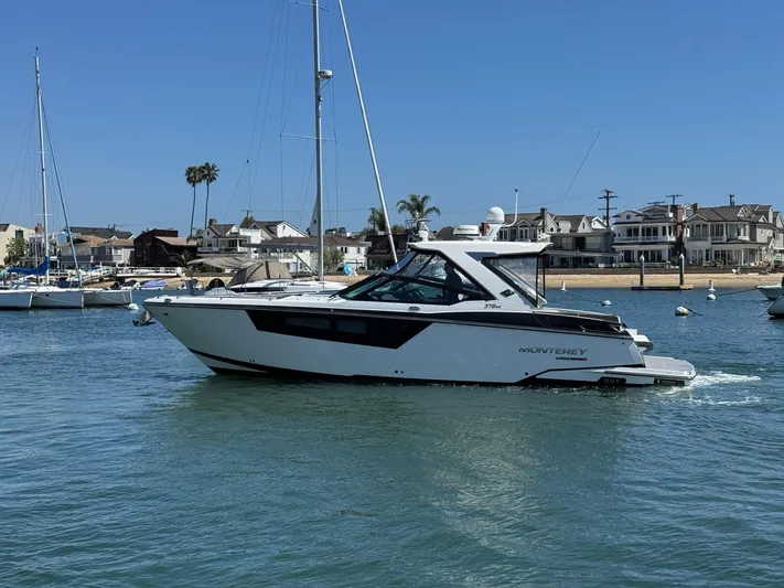 37 Monterey Yacht Photos Pics 