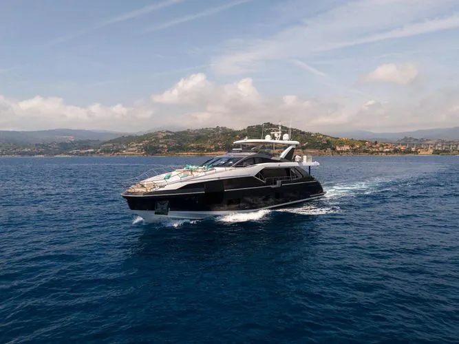  Yacht Photos Pics 2019 Azimut Grande 27m - Image 4
