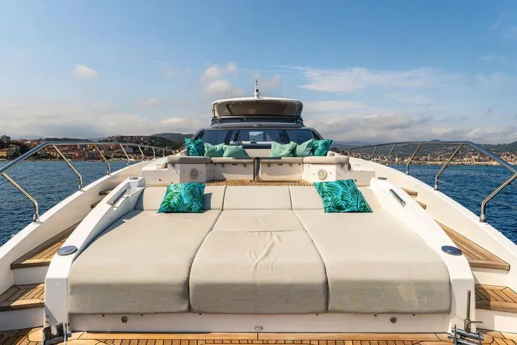  Yacht Photos Pics 2019 Azimut Grande 27m - Image 28