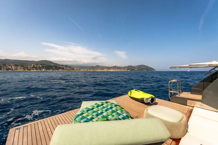  Yacht Photos Pics 2019 Azimut Grande 27m - Image 11