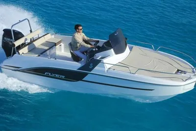 2022 Custom Beneteau Flyer 6 SUN deck