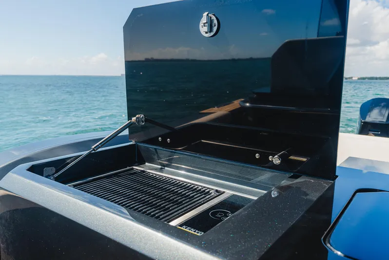 Heavy D Yacht Photos Pics 