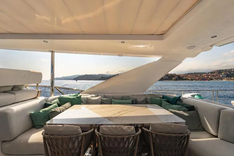  Yacht Photos Pics 2019 Azimut Grande 27m - Image 15