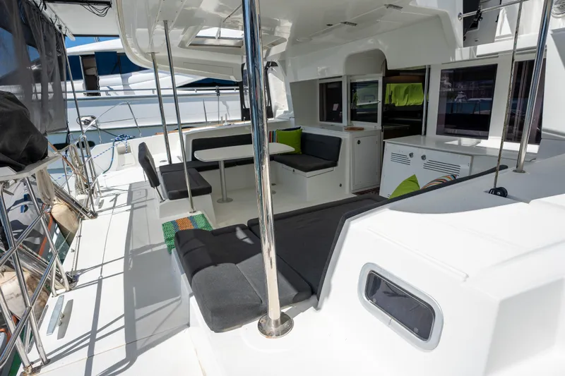  Yacht Photos Pics Spacious deck of 2019 Lagoon 450 F catamaran with seating and modern amenities.