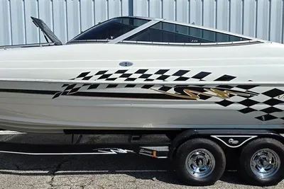 Mariah Shabah Z250 Cuddy Cabin