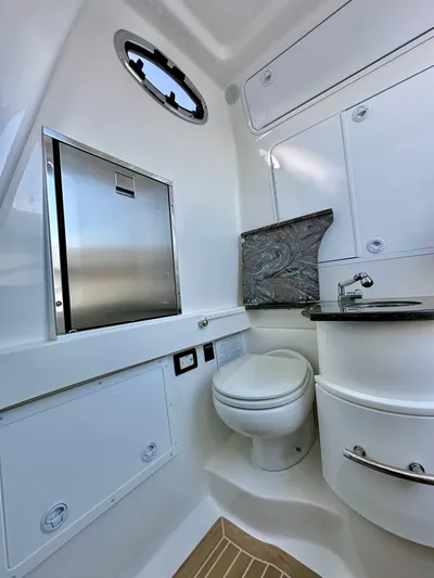 Virago Yacht Photos Pics Head