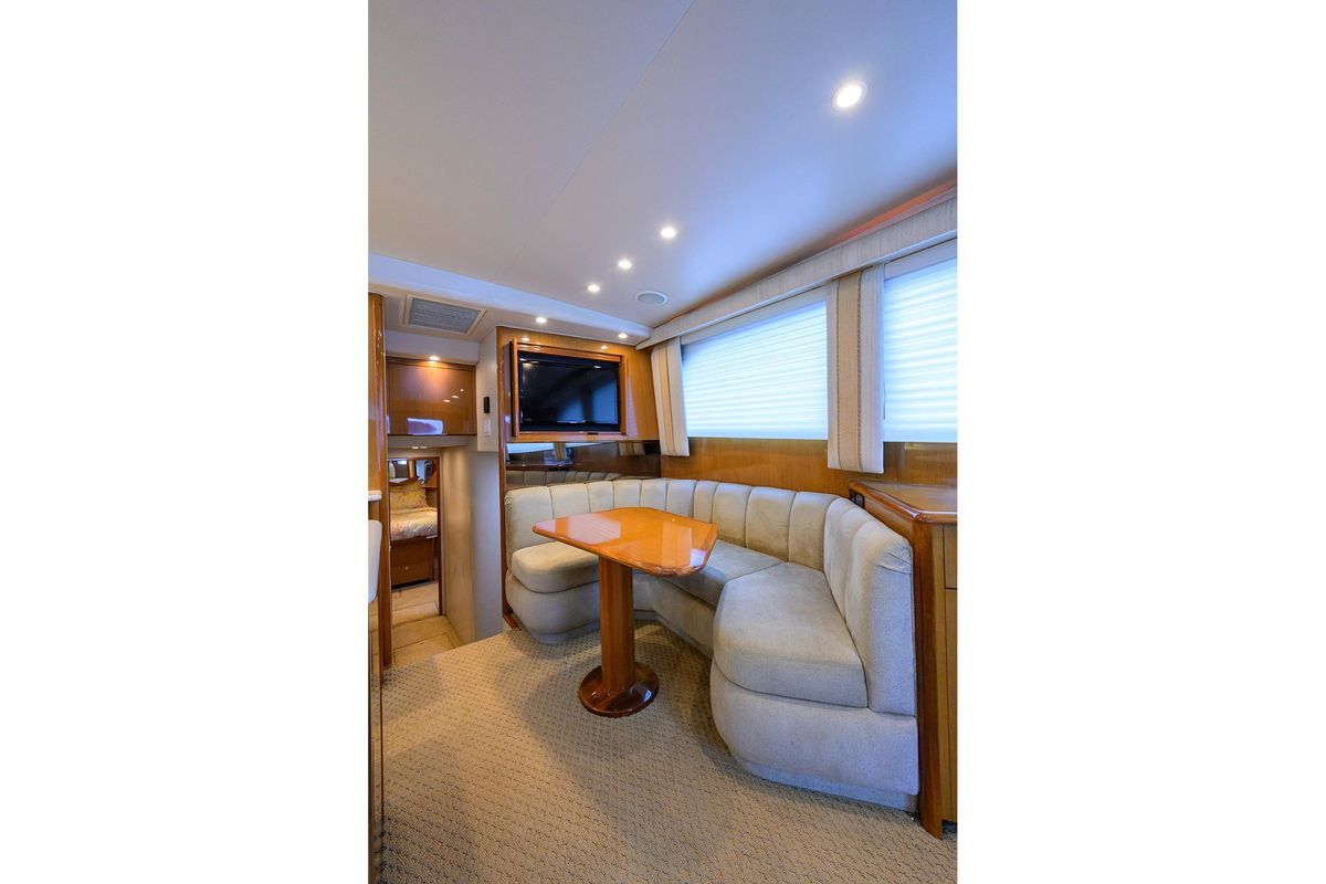 2004 Viking 48 