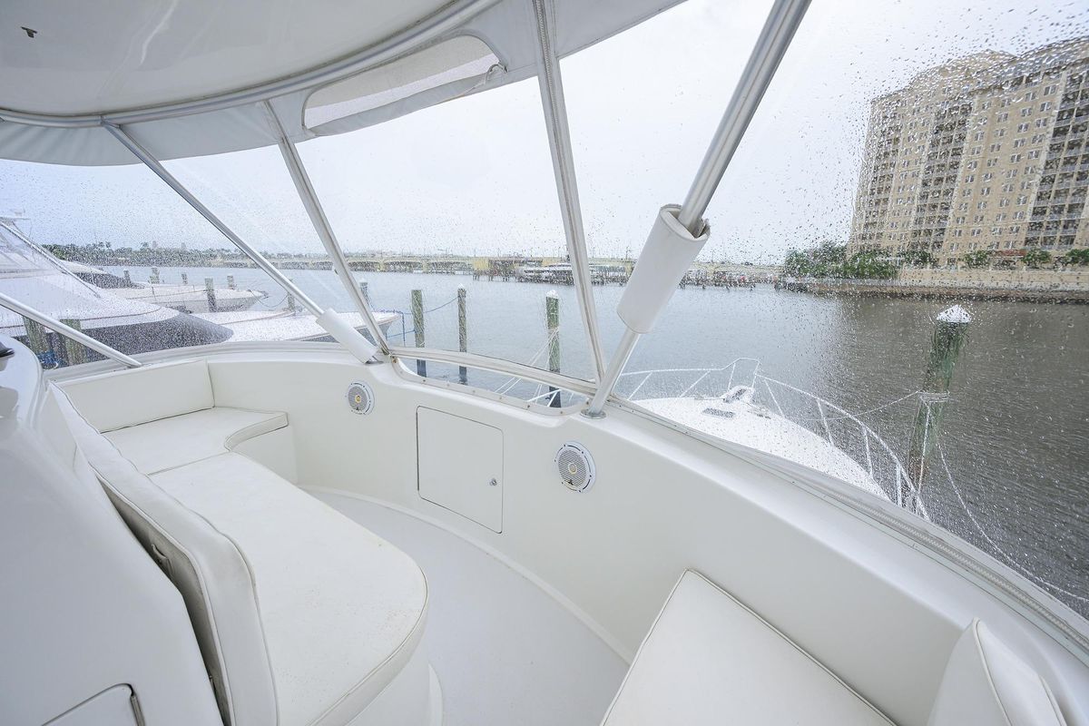 2004 Viking 48 