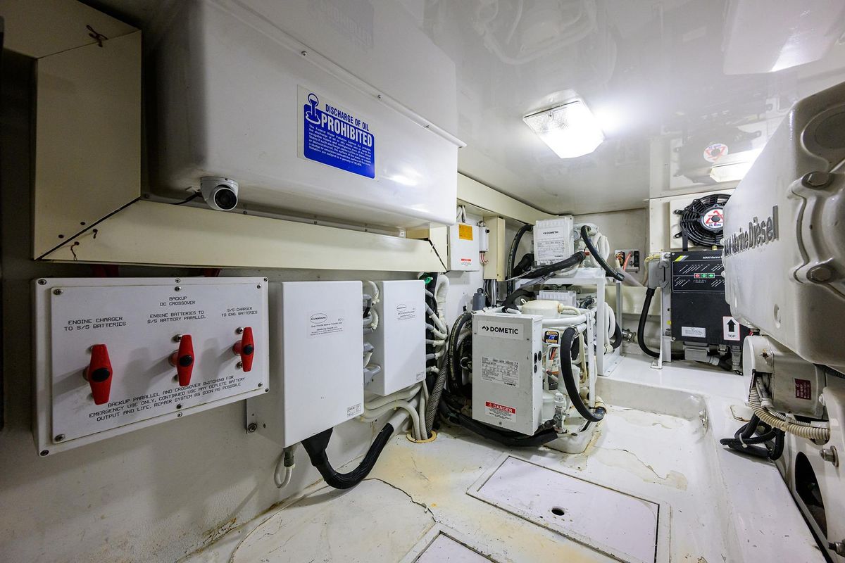 2004 Viking 48 