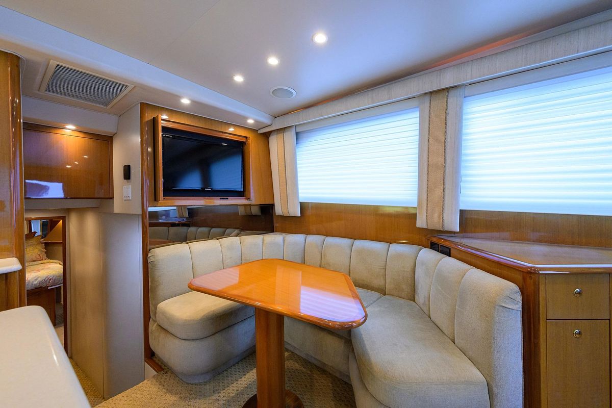 2004 Viking 48 