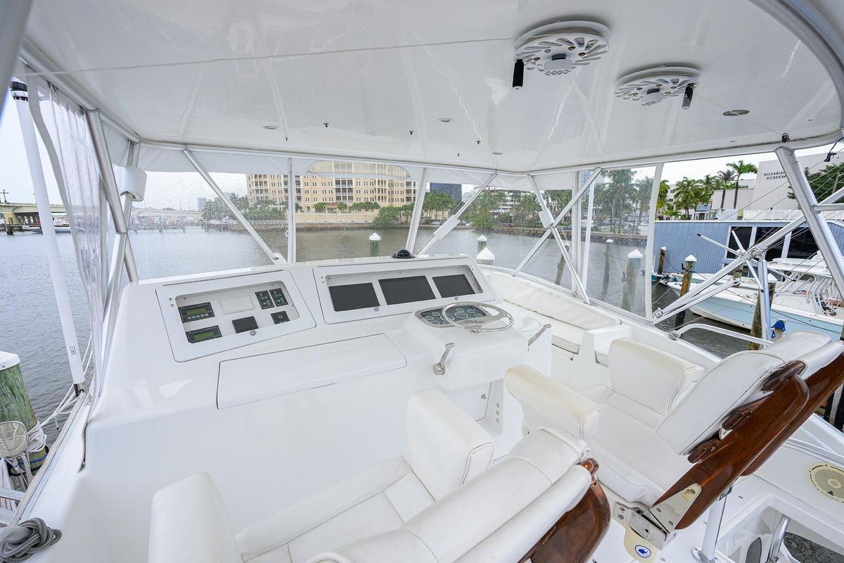 2004 Viking 48 