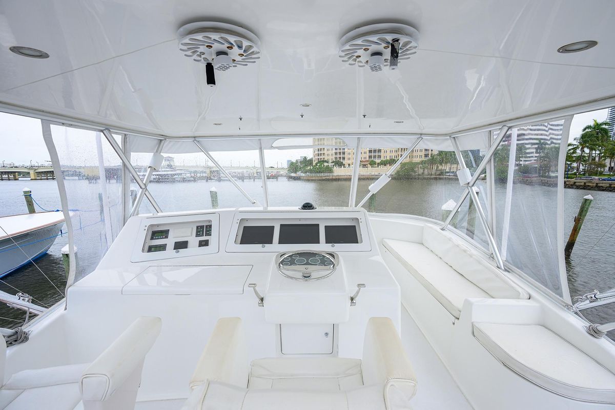 2004 Viking 48 