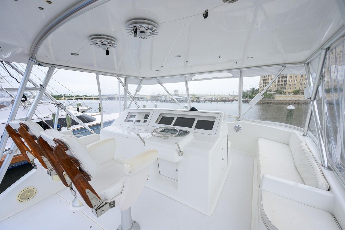 2004 Viking 48 