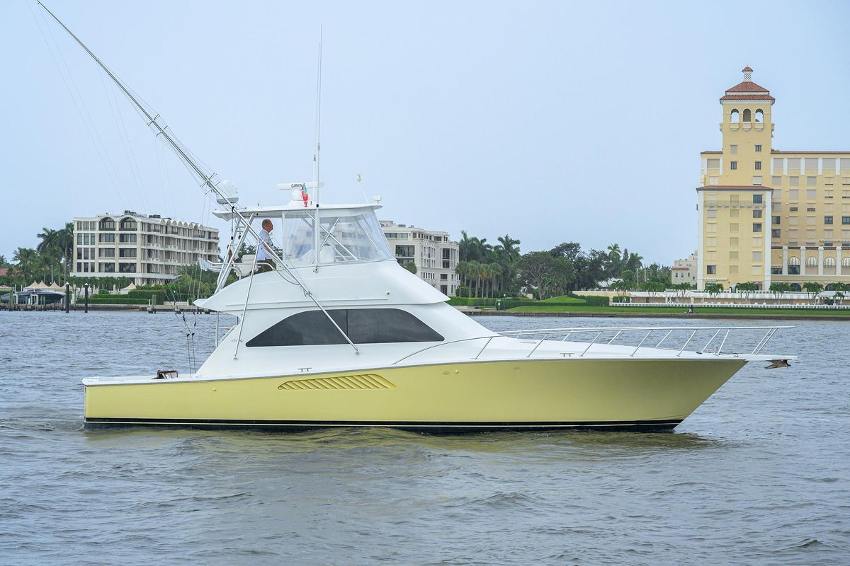 2004 Viking 48 