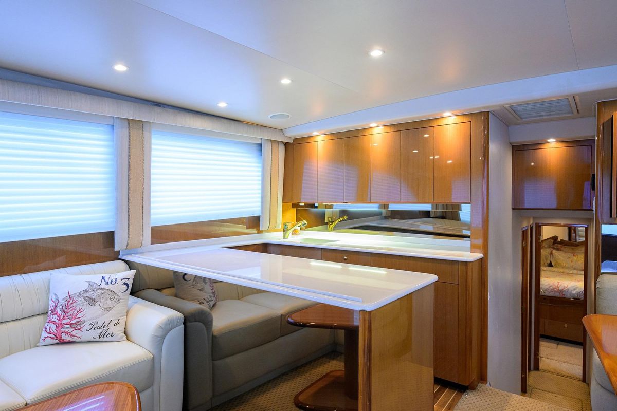 2004 Viking 48 