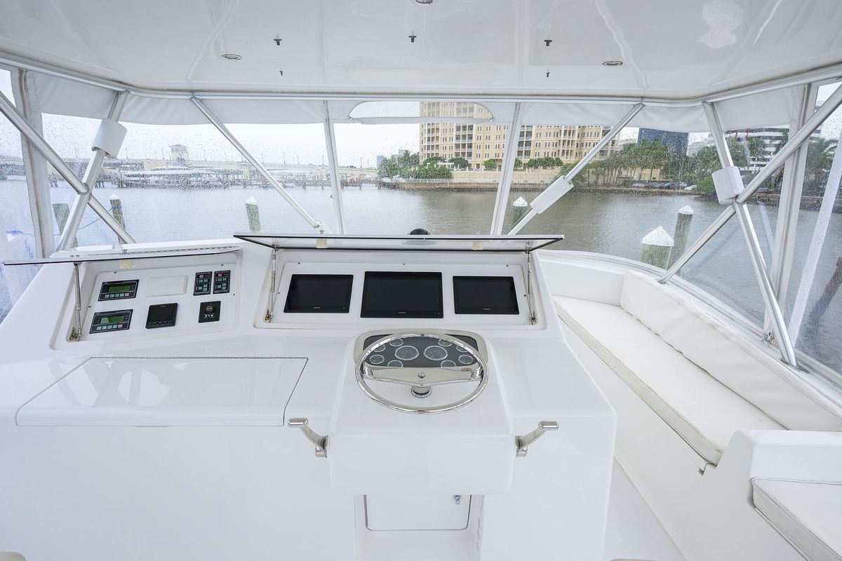 2004 Viking 48 