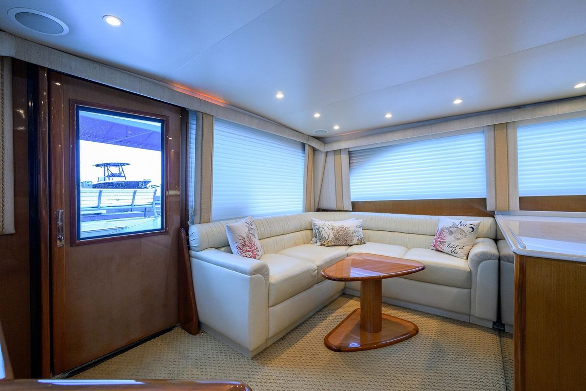 2004 Viking 48 