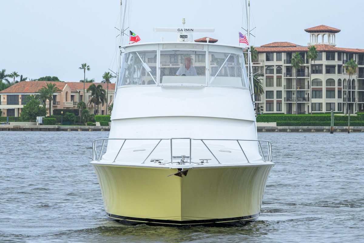 2004 Viking 48 