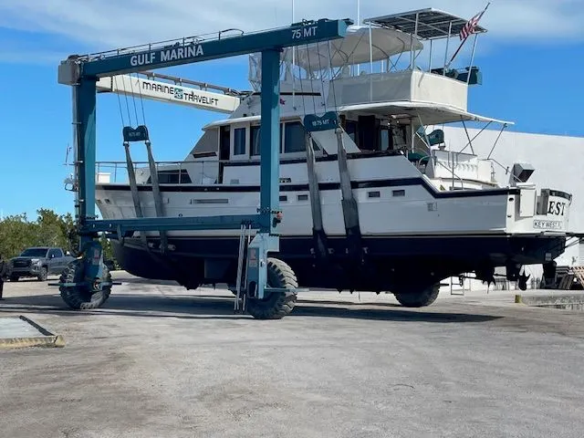 Quest Yacht Photos Pics 