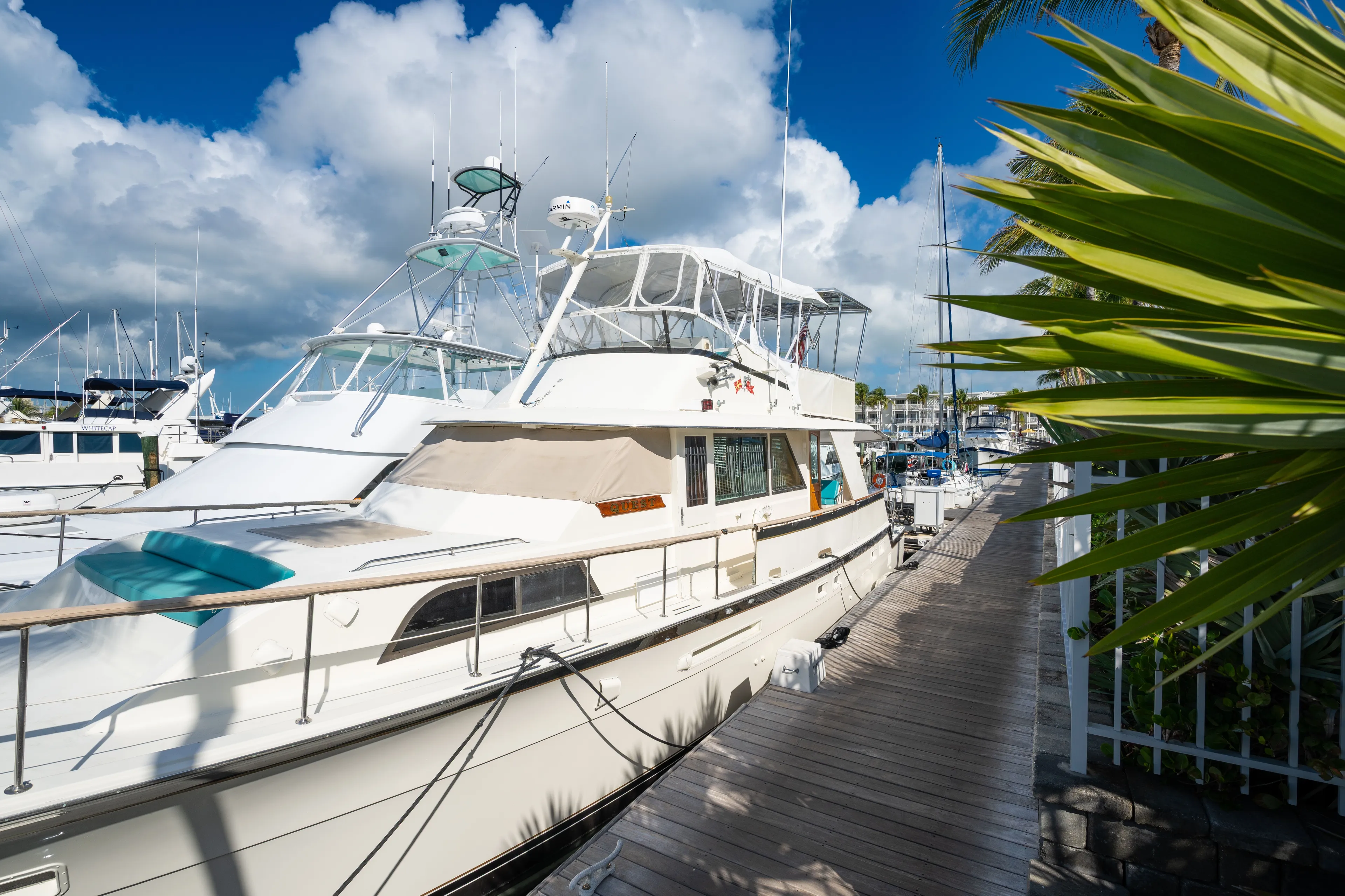 Quest Yacht Photos Pics 