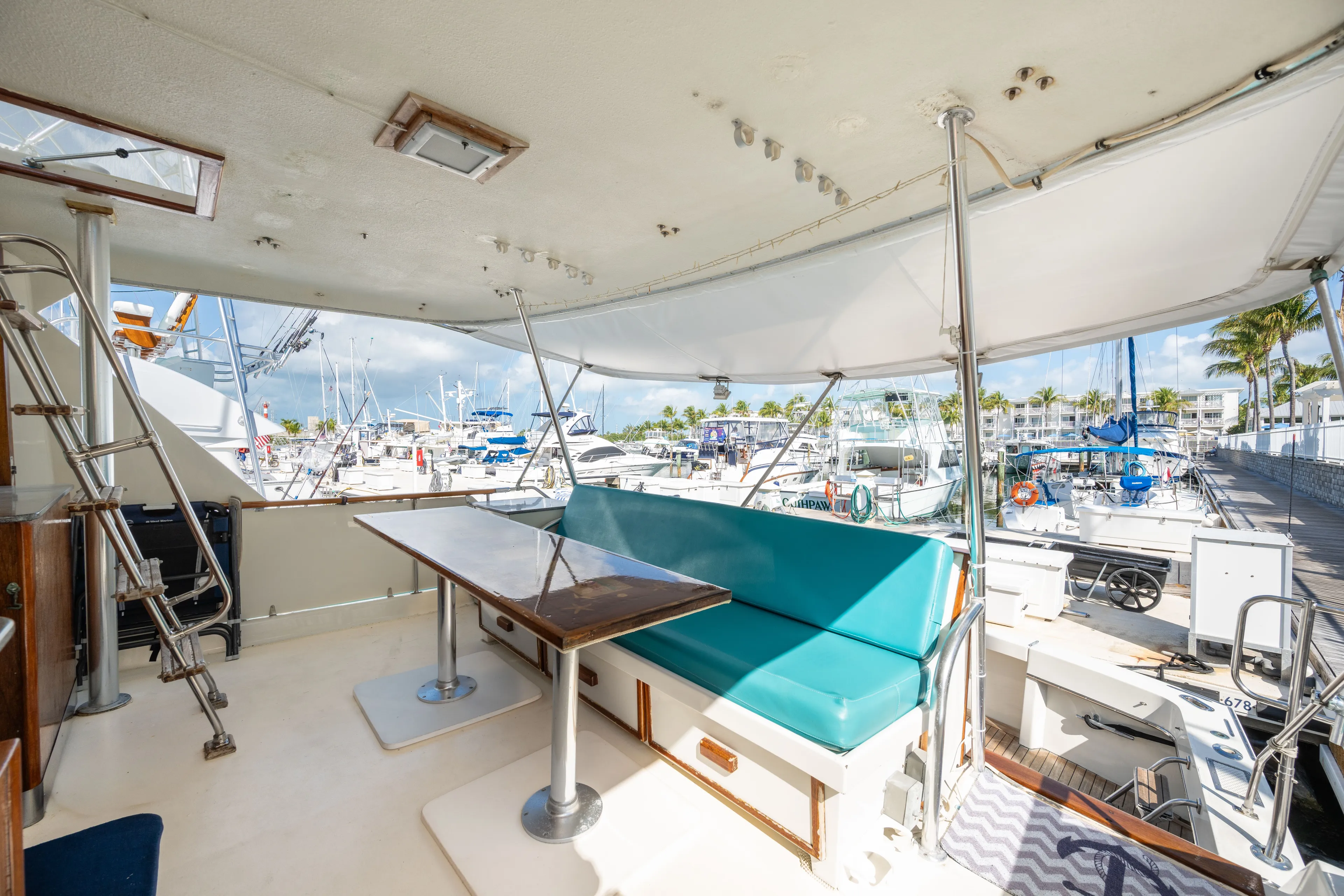 Quest Yacht Photos Pics 