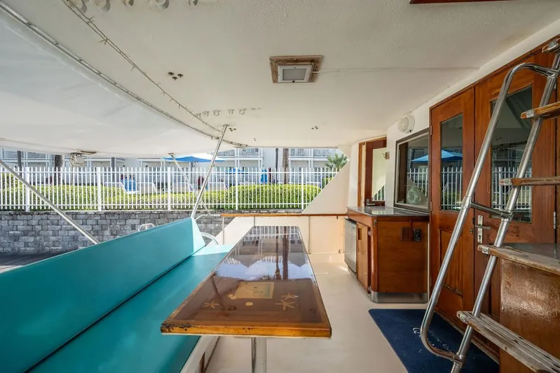 Quest Yacht Photos Pics 