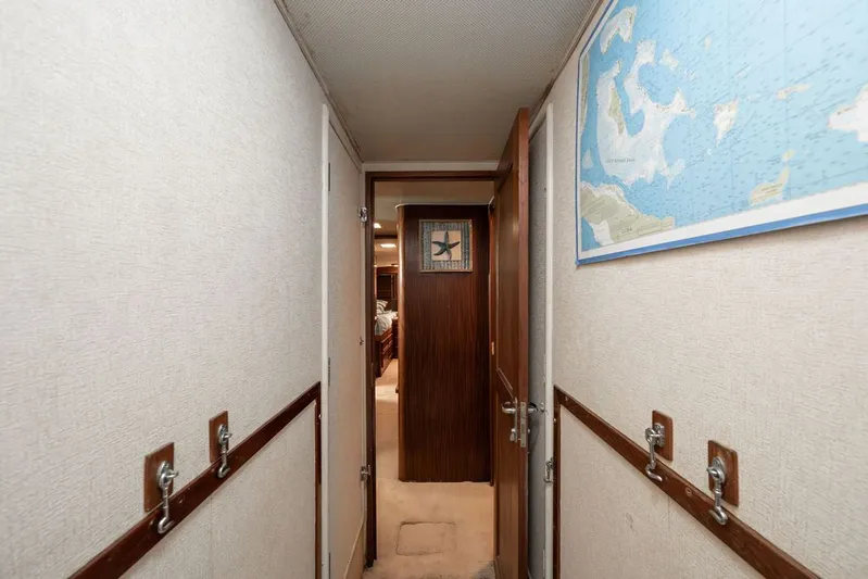 Quest Yacht Photos Pics 