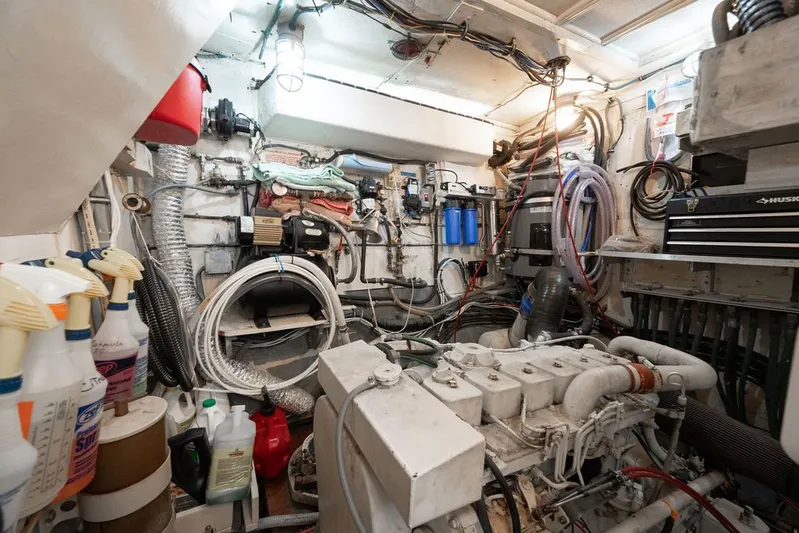 Quest Yacht Photos Pics 