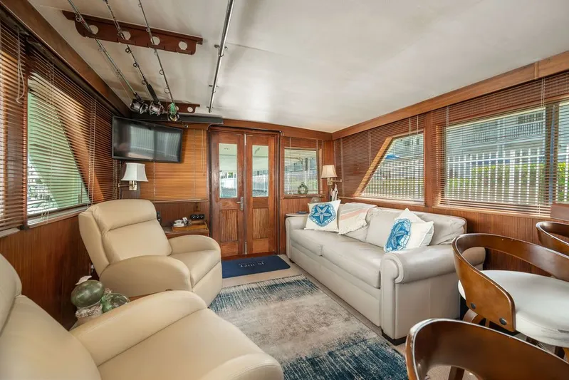 Quest Yacht Photos Pics 