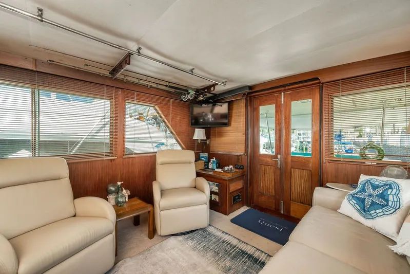 Quest Yacht Photos Pics 