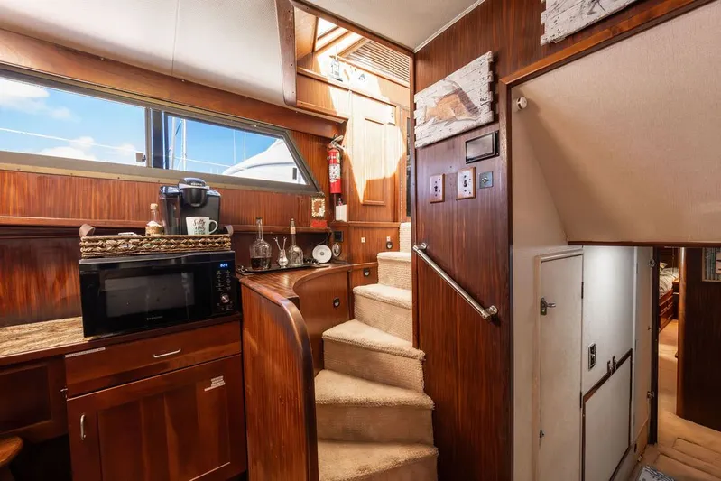 Quest Yacht Photos Pics 