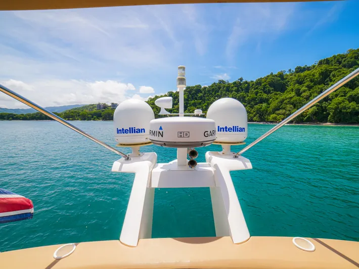 Yolo Yacht Photos Pics Fairline 50 yacht, 2014 model, with satellite equipment, cruising in tropical waters.