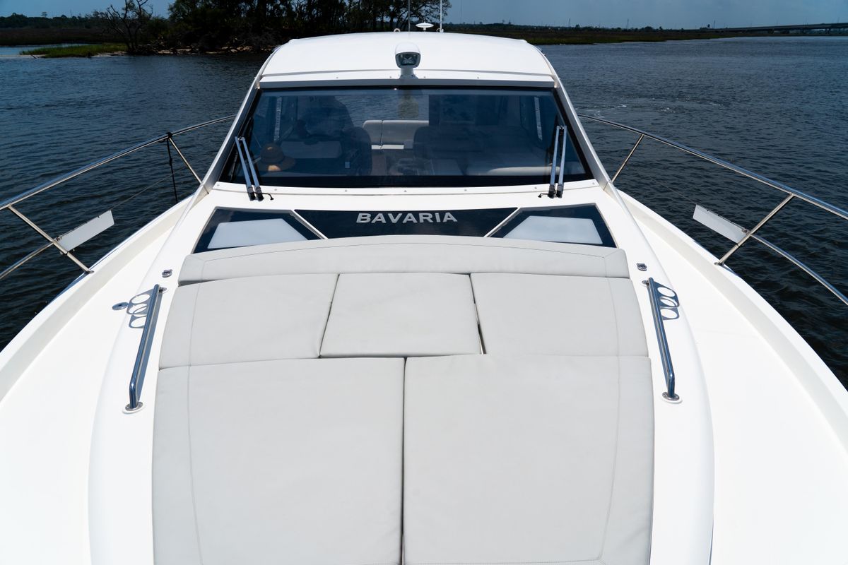 2022 Bavaria 43 