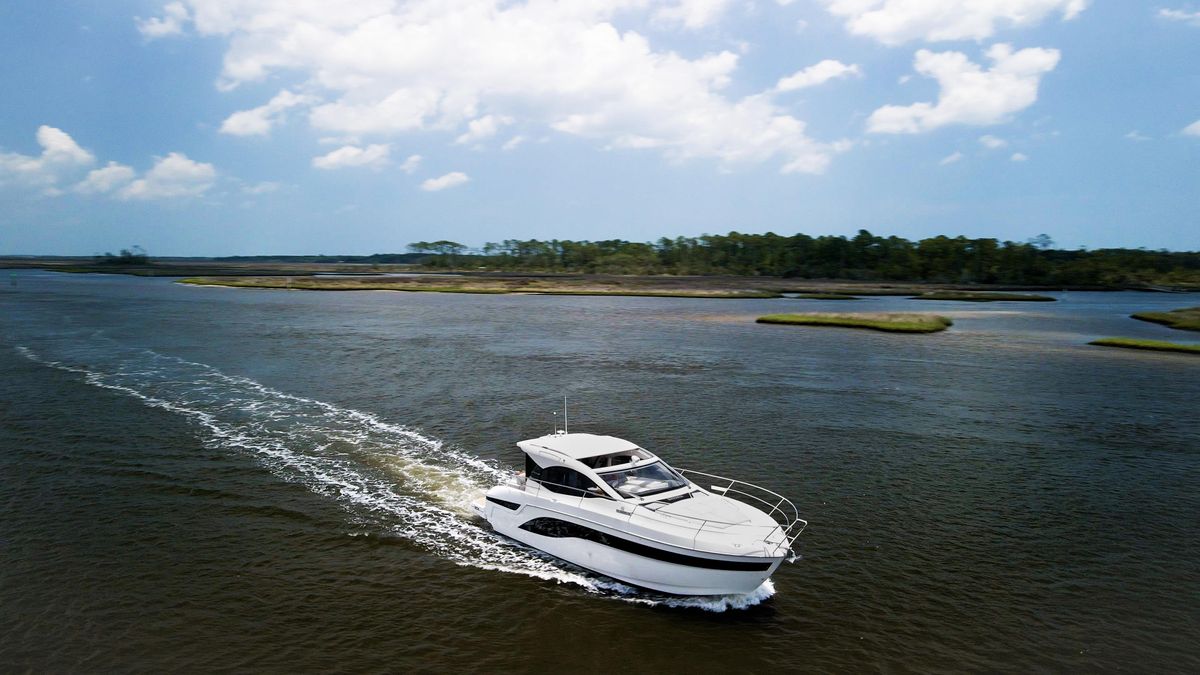 2022 Bavaria 43 
