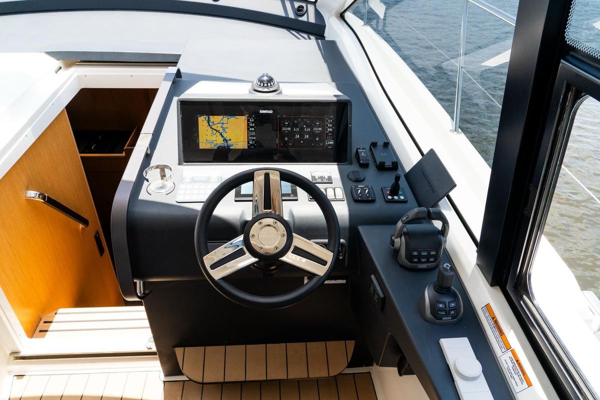 2022 Bavaria 43 