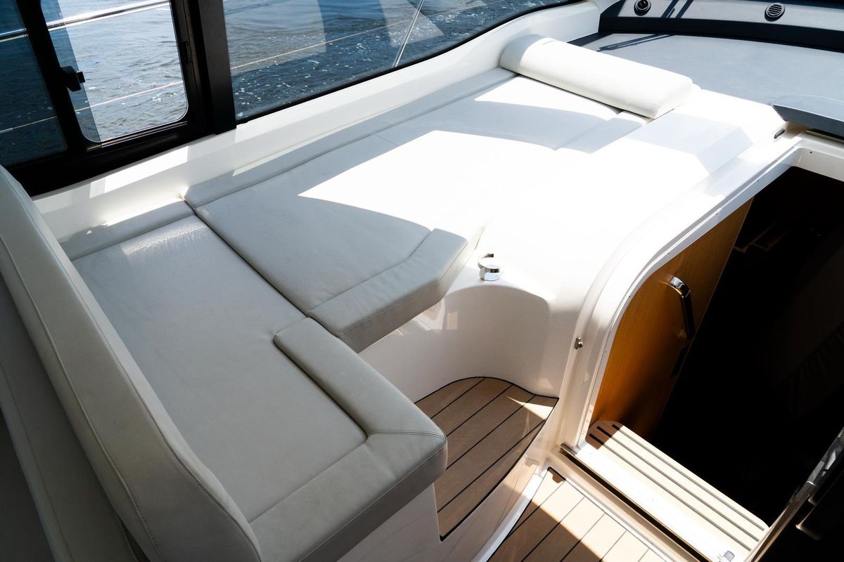 2022 Bavaria 43 