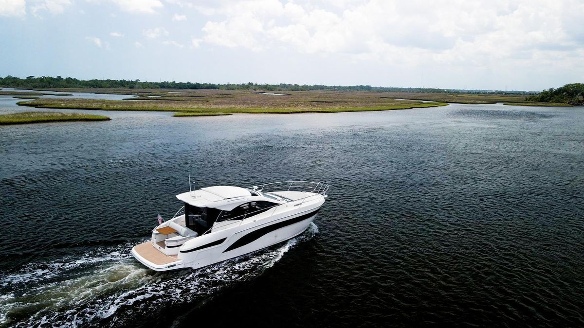 2022 Bavaria 43 
