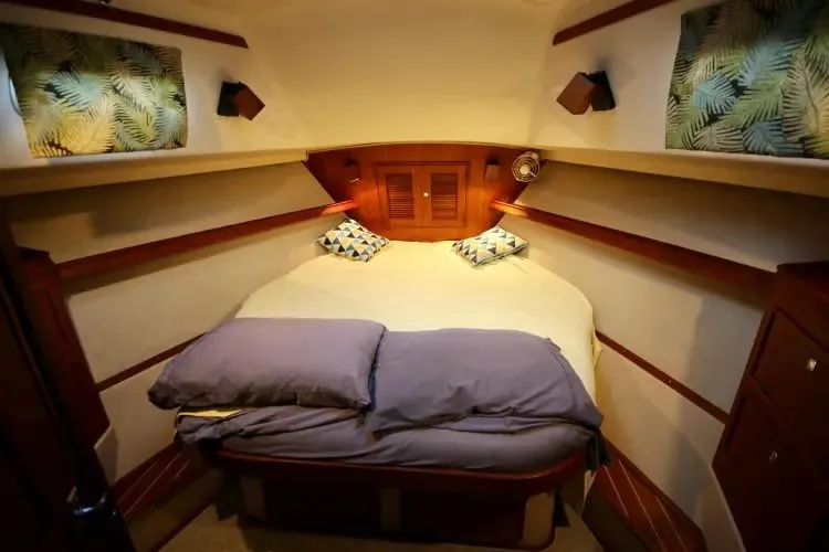 Sunshine Odyssey Yacht Photos Pics 2002 Island Packet 380 - Image 12