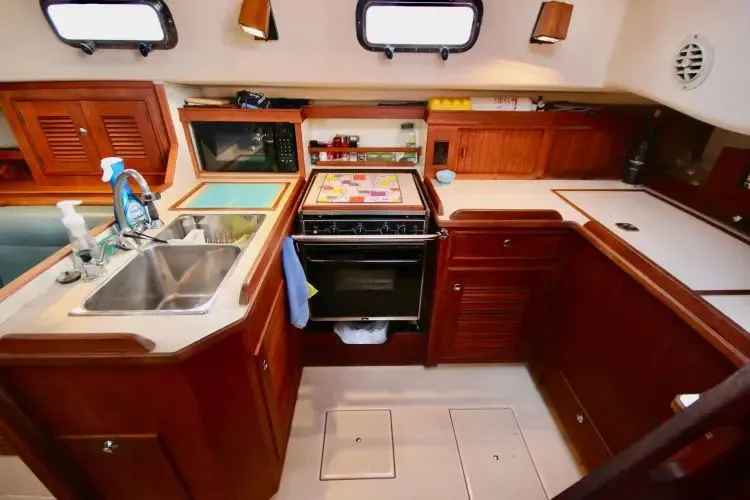 Sunshine Odyssey Yacht Photos Pics 2002 Island Packet 380 - Image 8