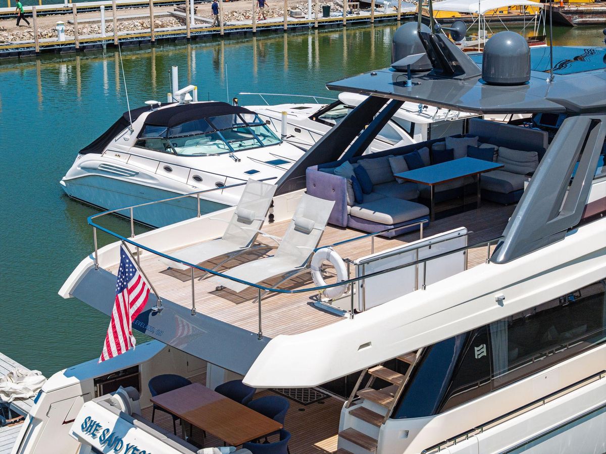 2018 Ferretti Yachts 78 