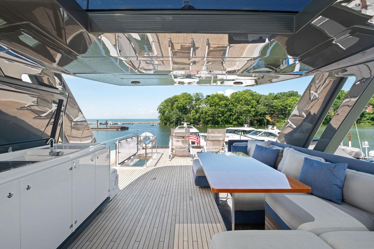 2018 Ferretti Yachts 78 