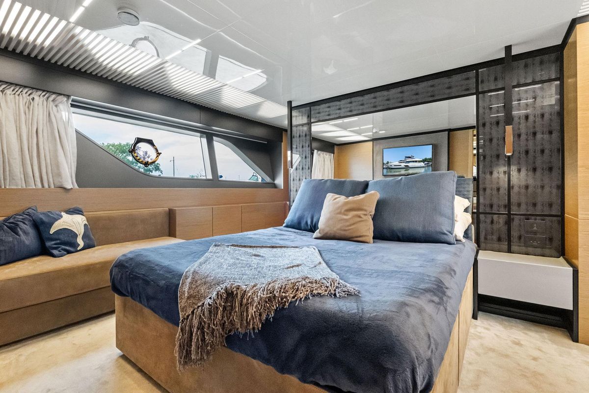 2018 Ferretti Yachts 78 