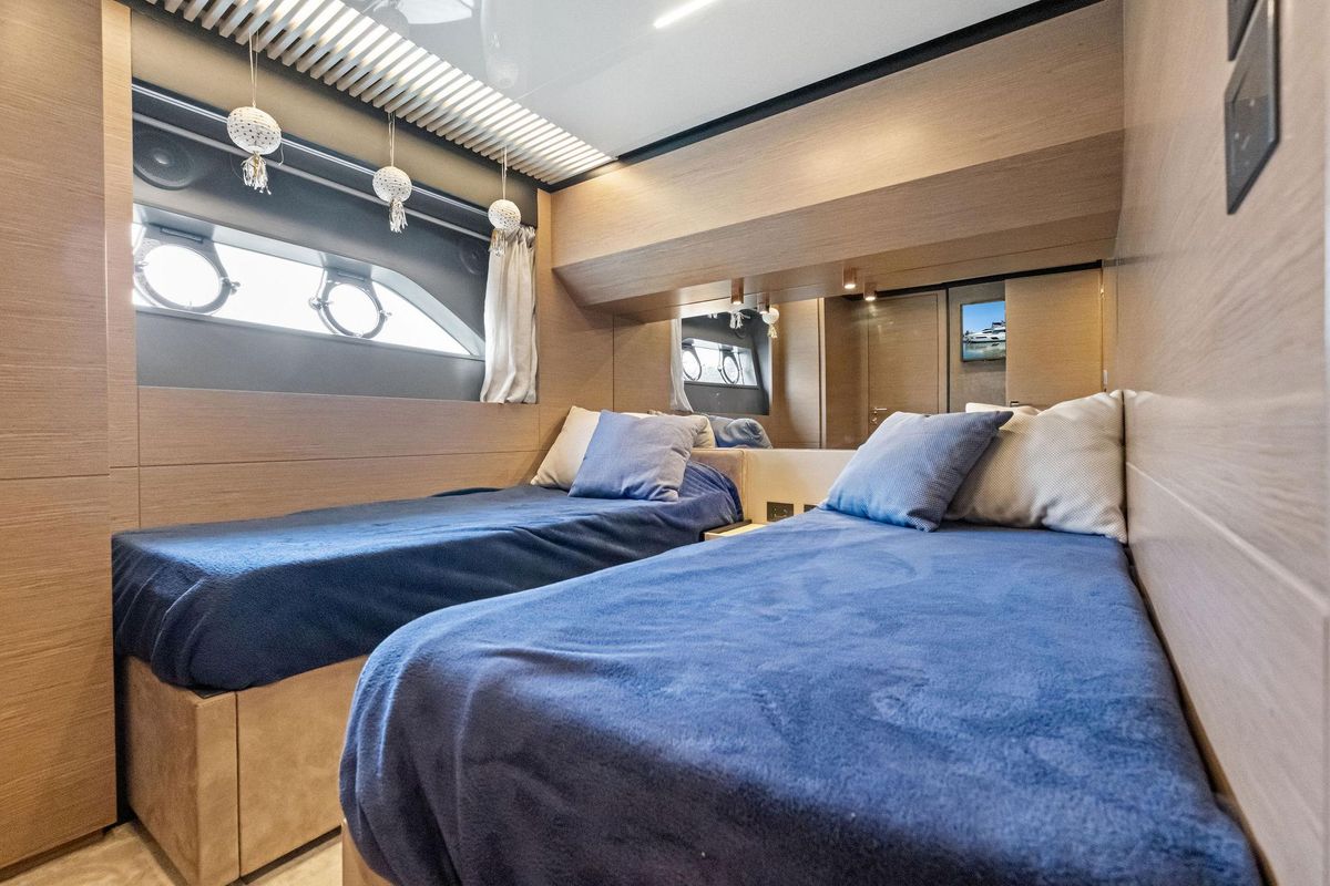2018 Ferretti Yachts 78 